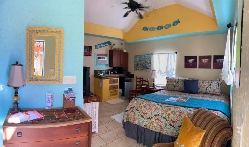 Deluxe King Room interior