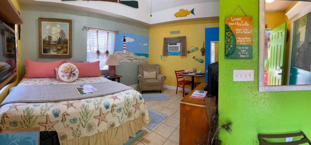 Deluxe King Room interior