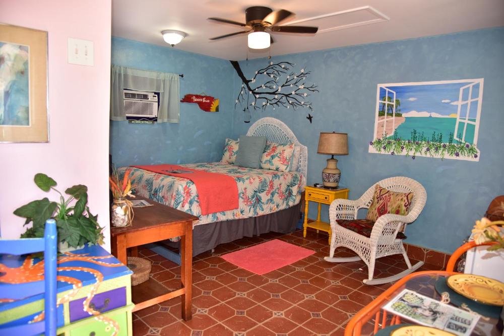 Deluxe Queen Room interior